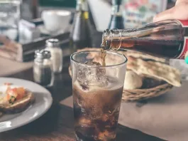 Demandan a Coca Cola y Pepsi por crear alimentos ultraprocesados adictivos para niños.