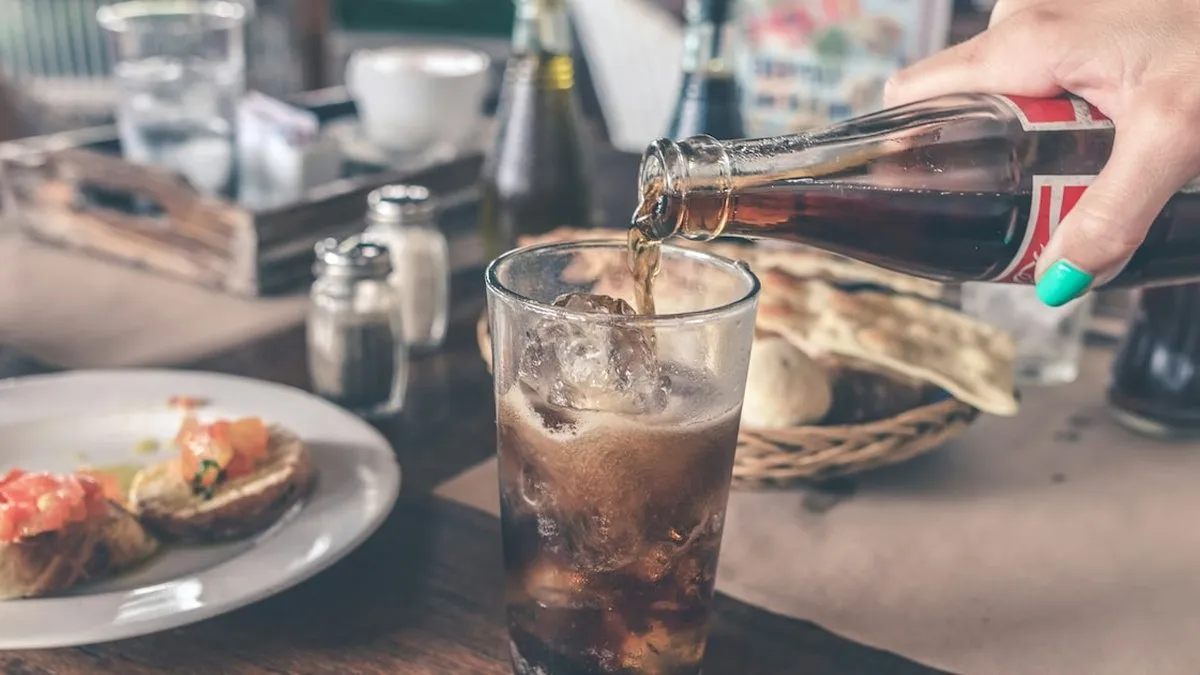 Demandan a Coca Cola y Pepsi por crear alimentos ultraprocesados adictivos para niños.