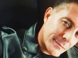 El hijo de Patricio Laguna brilla en su fiesta de graduación.