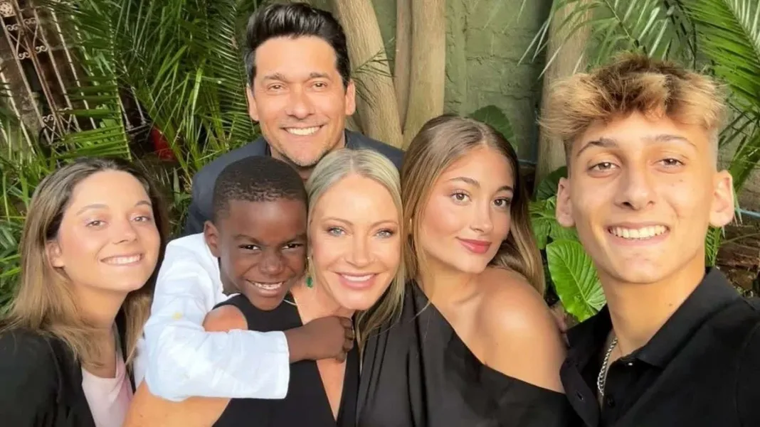 El hijo menor de Rafael Araneda y Marcela Vacarezza sorprende con su rápido crecimiento.