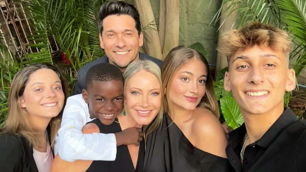 El hijo menor de Rafael Araneda y Marcela Vacarezza sorprende con su rápido crecimiento.