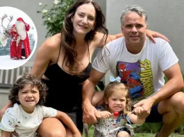 Fernando González y su familia en la mágica casa del Viejito Pascuero en Finlandia.