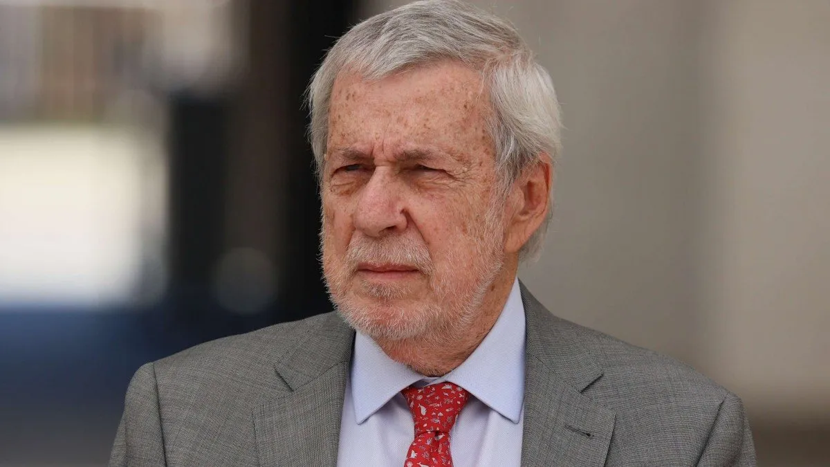 El canciller van Klaveren admite error en vuelo militar sobre territorio argentino.