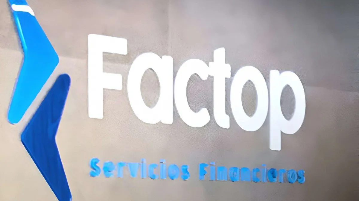 Ariel Sauer y Rodrigo Topelberg quedan libres tras revocación de prisión preventiva.