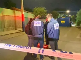 Hombre fallece tras ser baleado al bajar de un taxi en Puente Alto.