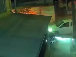 Bomberos enfrentan emboscada en Renca; cuatro detenidos tras operativo policial.