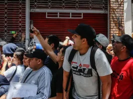 El Registro Civil suspende enrolamiento tras jornada caótica de trámites.