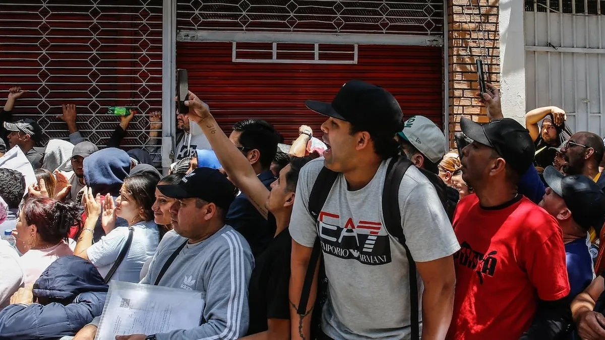 El Registro Civil suspende enrolamiento tras jornada caótica de trámites.