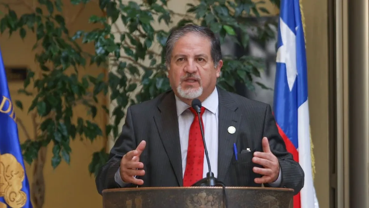 Diputado Arroyo exige al Ministerio de Justicia mayor transparencia en cárceles chilenas.