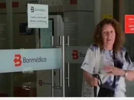 Encuesta revela descontento con plan de pago de Isapres por cobros excesivos.