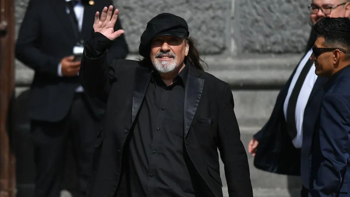 "Negro" Piñera celebra la vida en una fiesta tras su diagnóstico médico.