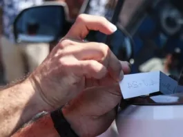 Chile implementa grabado de patentes en vehículos para combatir robos. Conoce más.