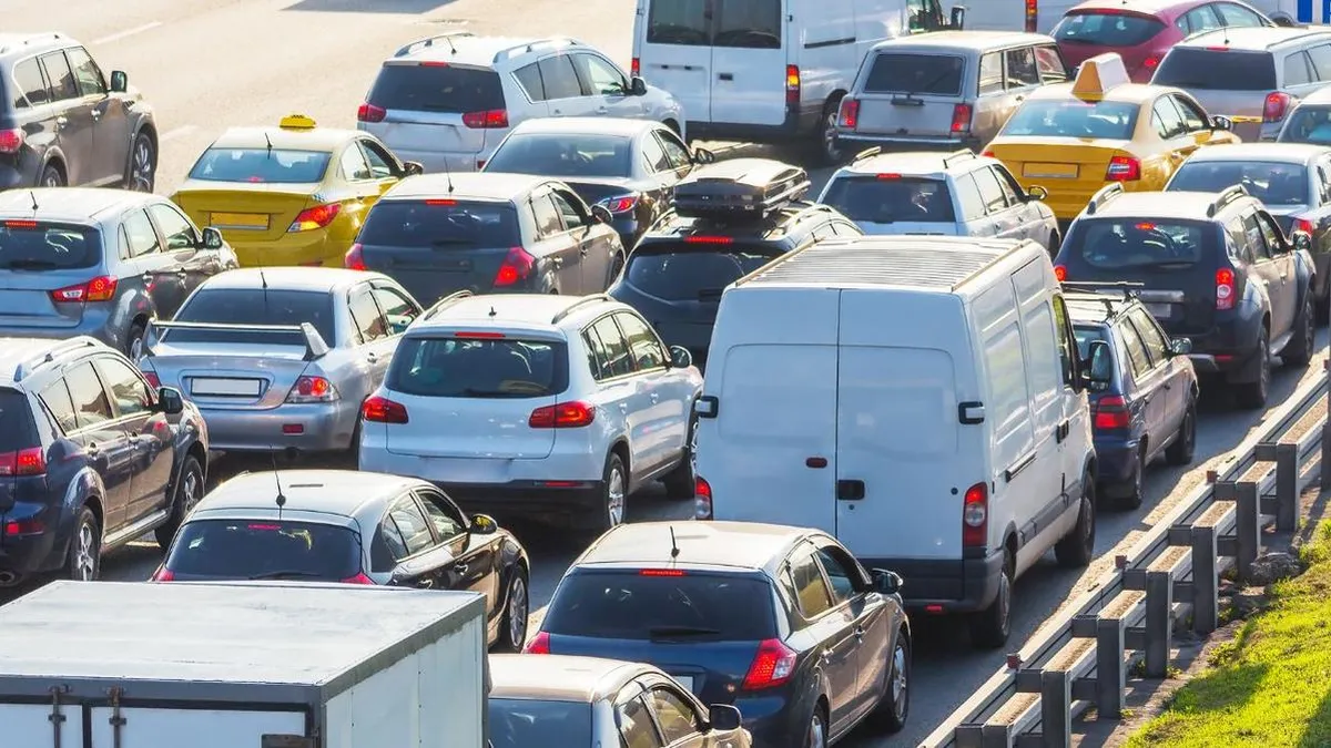 "Peaje a Luca" y medidas de tráfico para un Año Nuevo seguro en rutas clave. "Peaje a Luca" y medidas de tráfico para un Año Nuevo seguro en rutas clave.