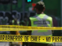 Mujer en estado grave tras accidente en paso bajo nivel en Santiago.