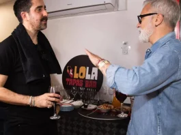 Alex Ubago disfruta las tapas de Sergi Arola en un evento culinario único.