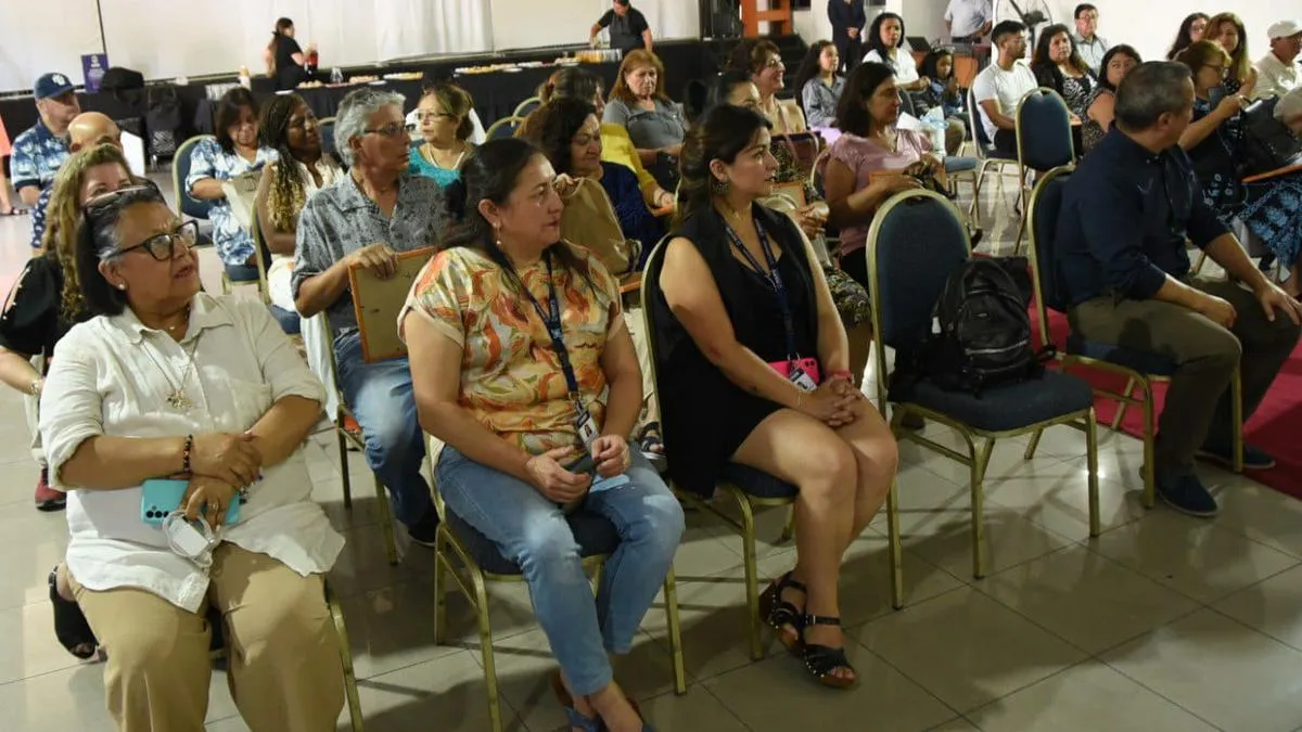 Certificaciones exitosas en Alfabetización Digital y Manipulación de Alimentos.