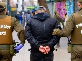 Copiloto detenido tras agresión a carabineros en choque vehicular en Algarrobo.