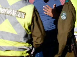 Madre e hijo formalizados por disparar a un auto y agredir a carabineros en Punta Arenas.