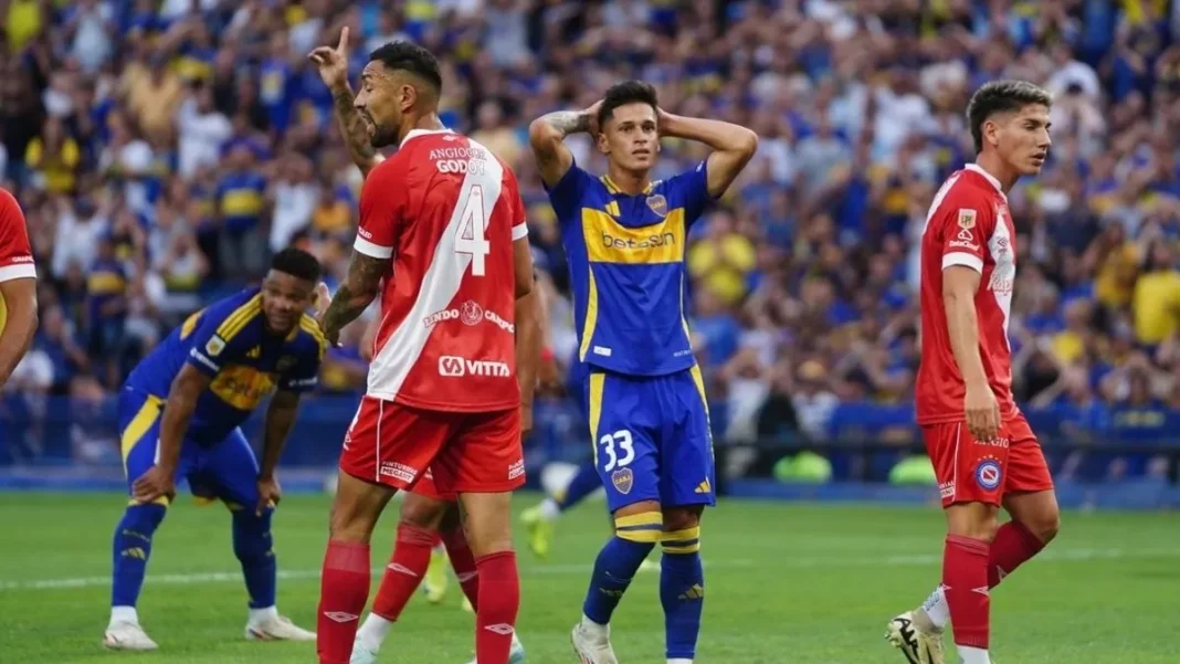 Boca y Argentinos Juniors empatan sin goles en su debut de temporada.