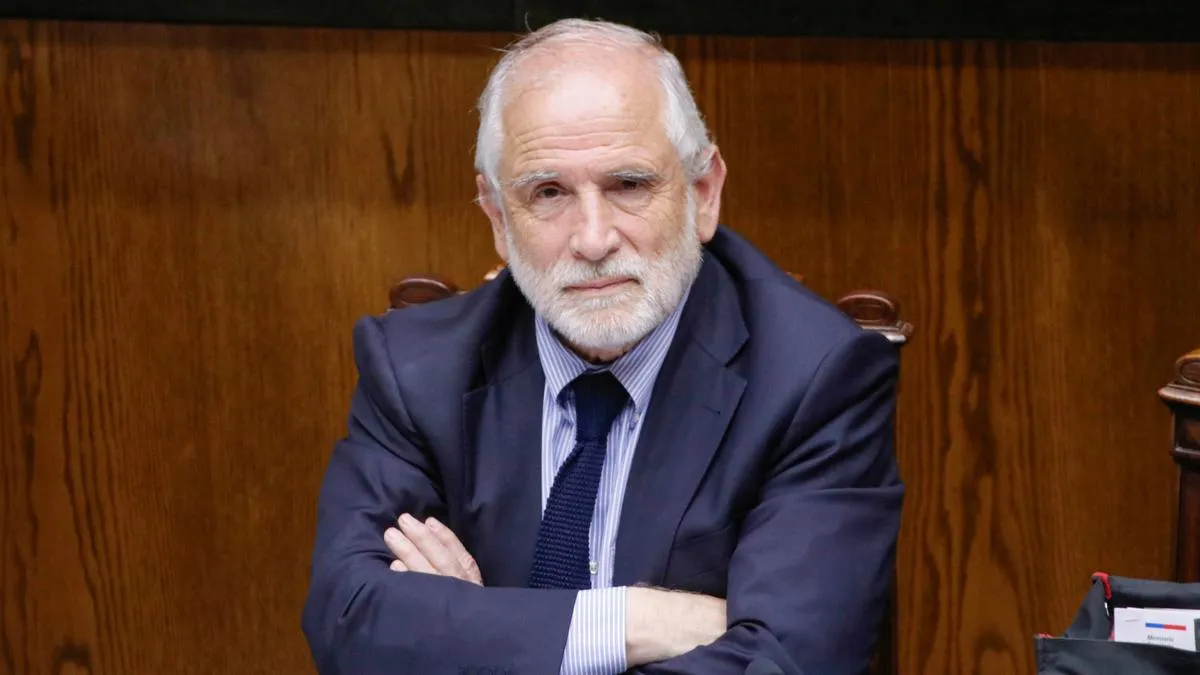 El ministro Carlos Montes responde a chats entre Catalina Pérez y Daniel Andrade.