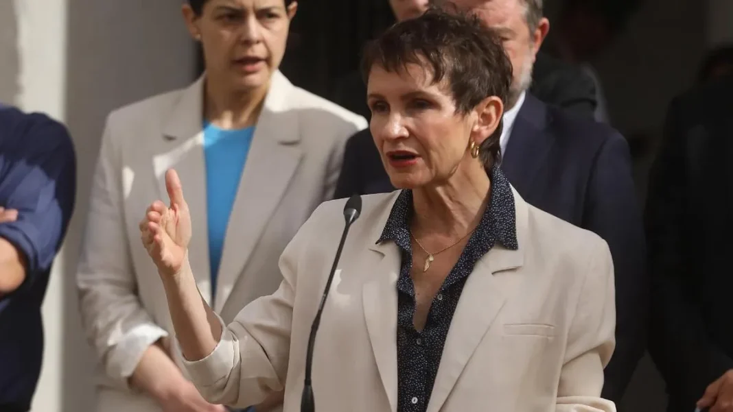 Tohá y Sandoval: La investigación definirá la responsabilidad en la compra de casa.