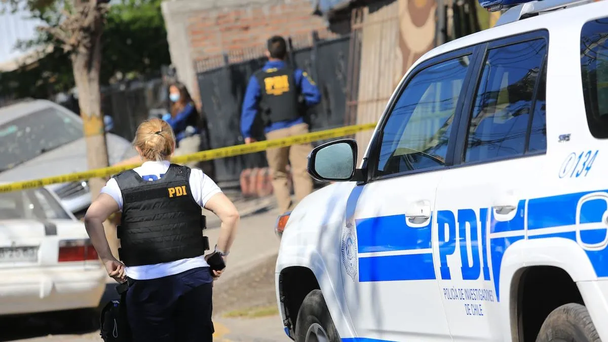 Vecinos describen el aterrador asesinato a tiros de una mujer en Cerro Navia.