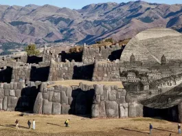 Descubrimiento de túneles incas revela secretos ocultos bajo Cusco.