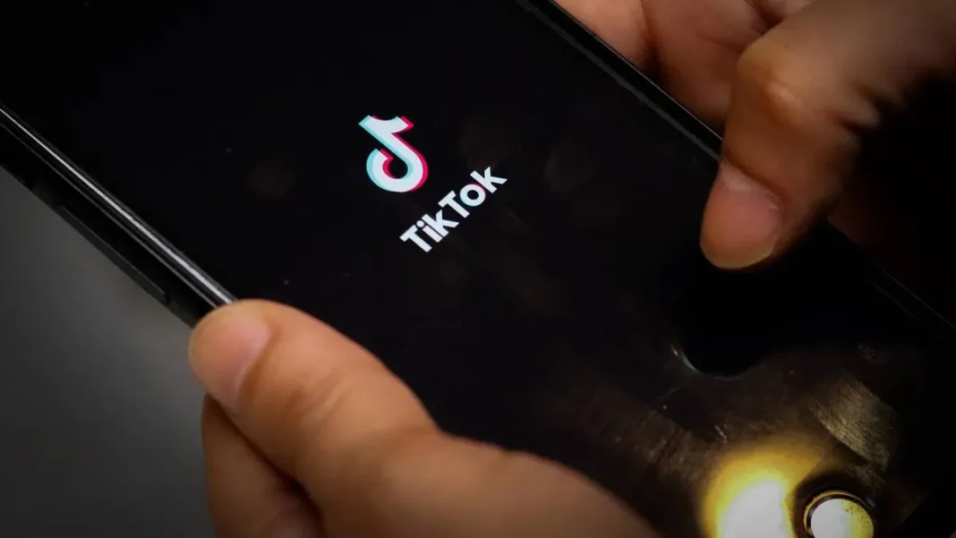 Estrategias de TikTok para evitar su prohibición en EE. UU. este domingo.