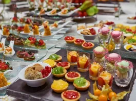 Mujer denunciada por envenenar comida tras no renovar su contrato laboral.