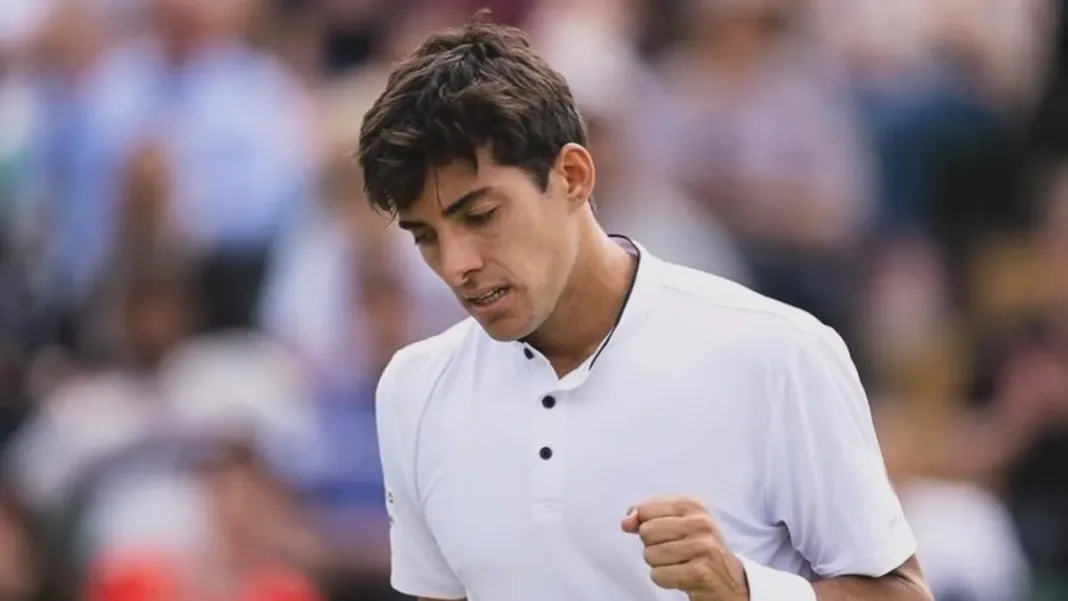 Cristian Garin brilla en su debut en la qualy del Australian Open 2025.