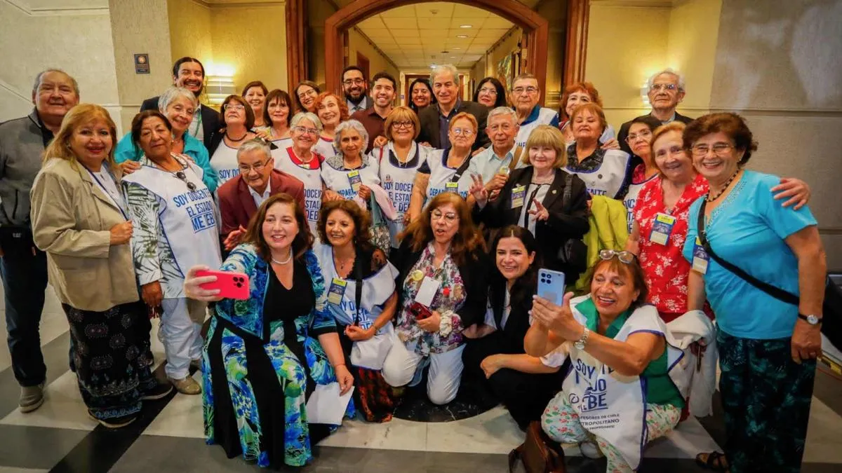 El Senado aprueba la ley que salda la deuda histórica a los profesores tras 40 años. El Senado aprueba la ley que salda la deuda histórica a los profesores tras 40 años.