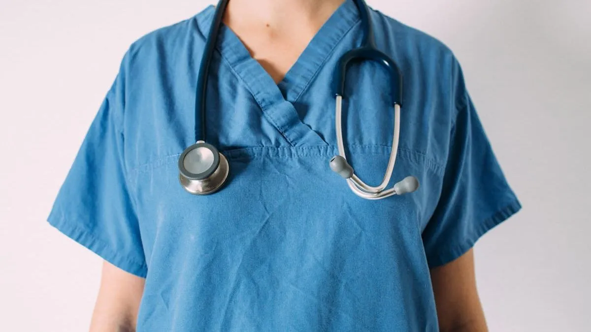 Descubre las 5 comidas que un gastroenterólogo recomienda evitar en el desayuno.