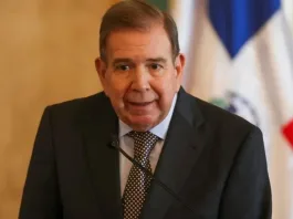 Edmundo González aterriza en Guatemala para reunirse con el presidente Arévalo.