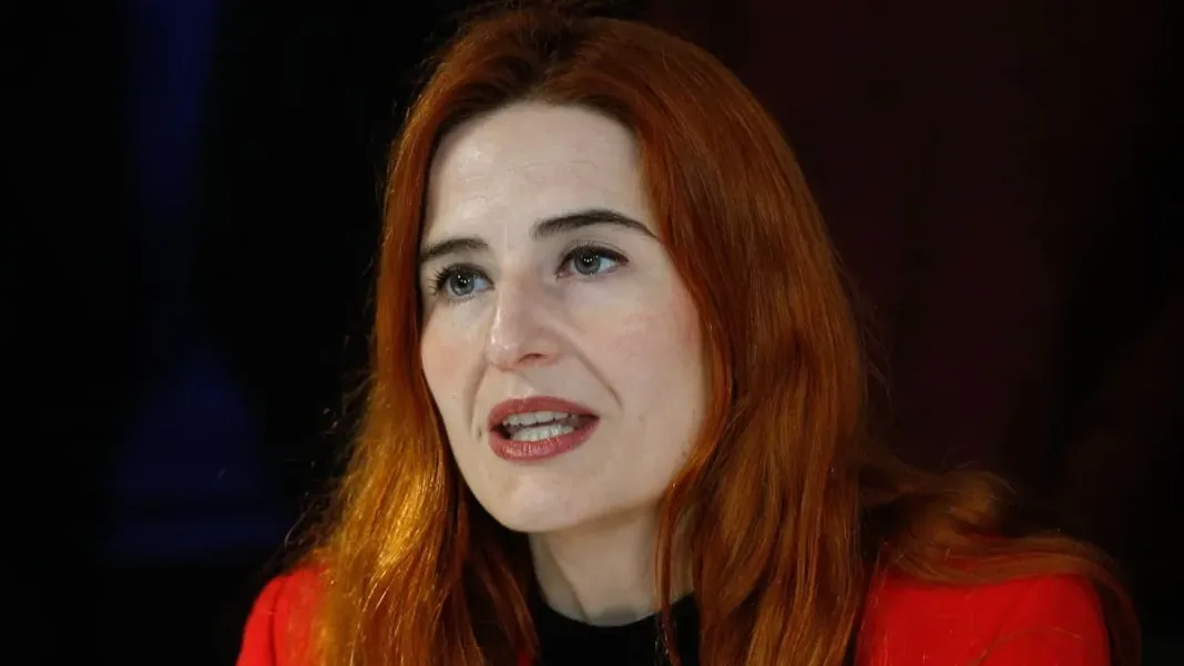 Emilia Ríos defiende la gestión en Ñuñoa tras hallazgos de Contraloría.