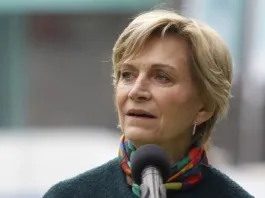 Evelyn Matthei se postula oficialmente: "Hoy comienza el camino hacia La Moneda".