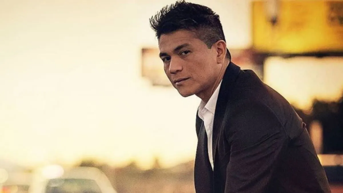 Américo deslumbró en Las Condes tras superar el robo de sus equipos.