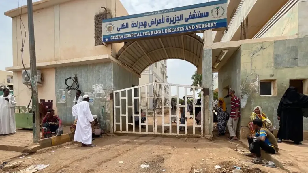 Ataque con dron en hospital de Sudán deja más de 70 muertos y numerosos heridos.