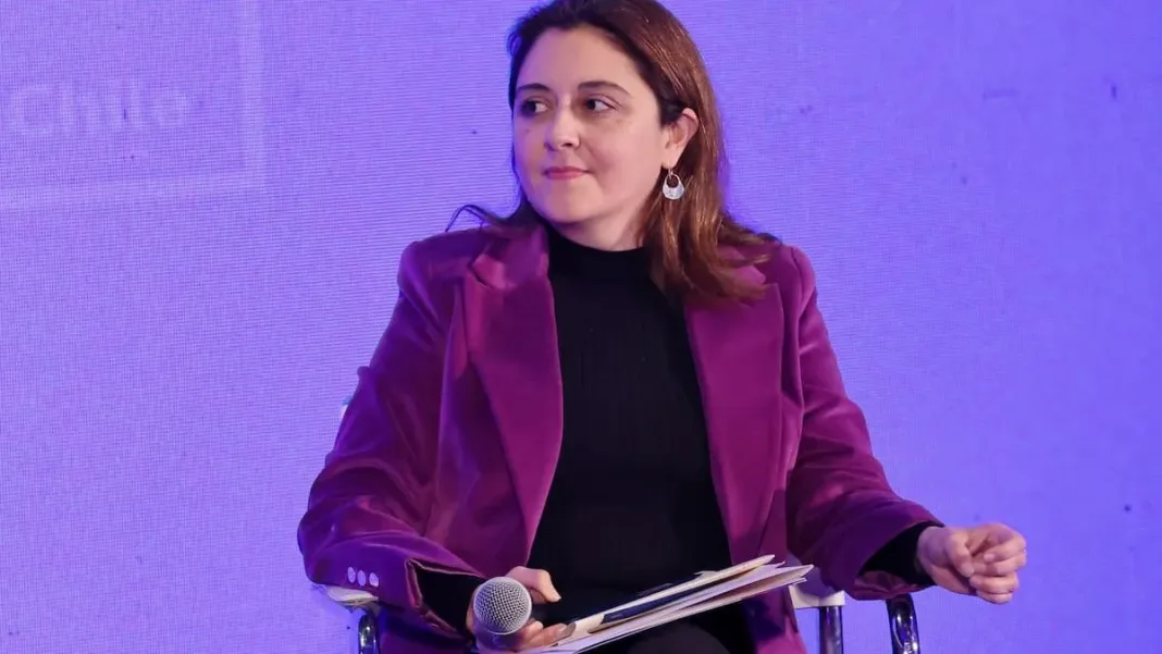 El presidente Boric solicita la renuncia de la ministra tras polémica compra de Allende.