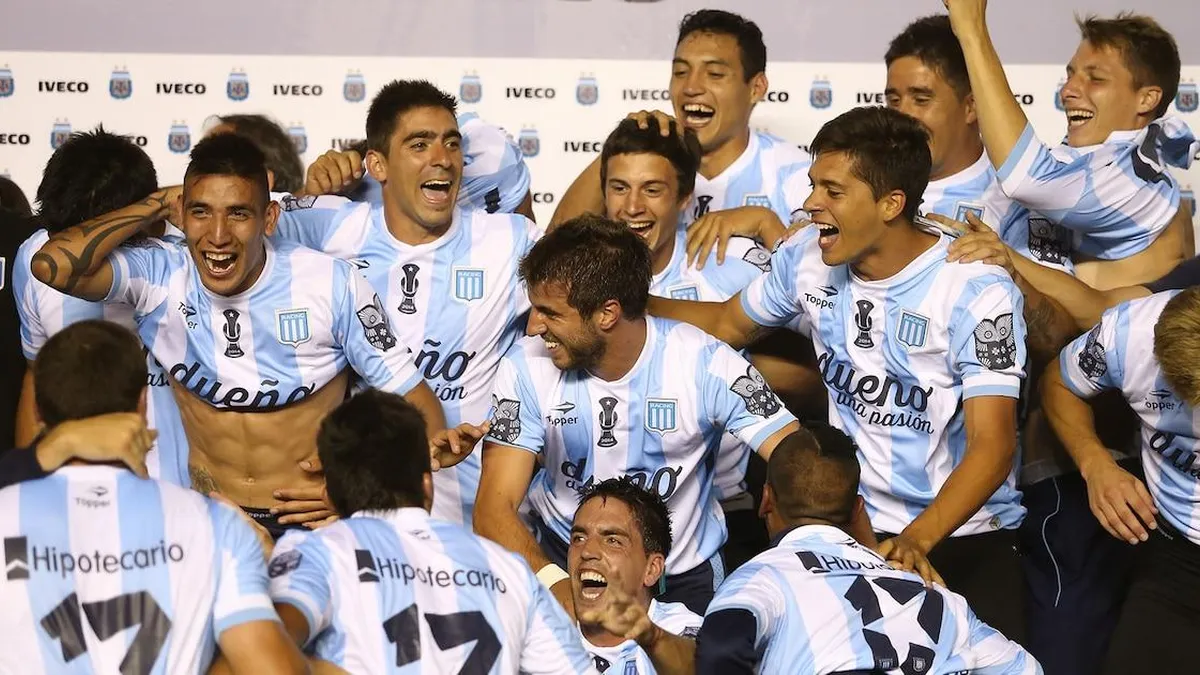 Regreso a casa: el ícono argentino vuelve a Racing tras 19 años de éxitos.