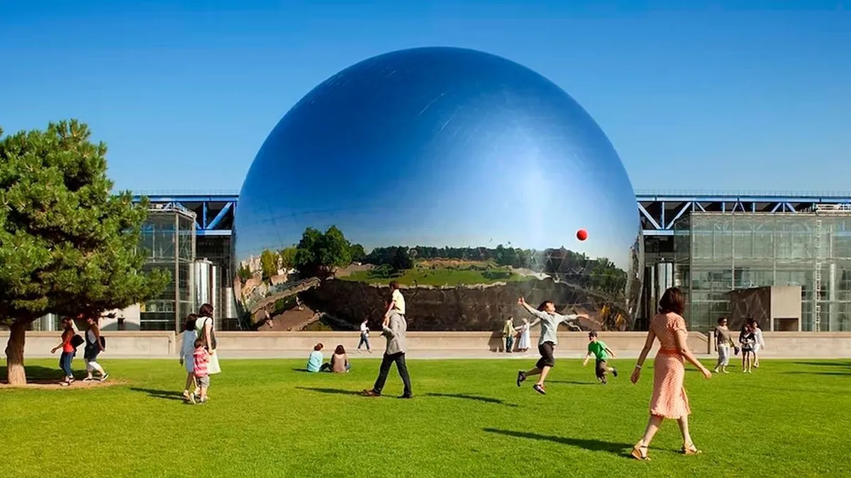 La Géode reabre en París