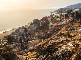 Incendios en California dejan 10 muertos; aumenta la alarma por el clima extremo.