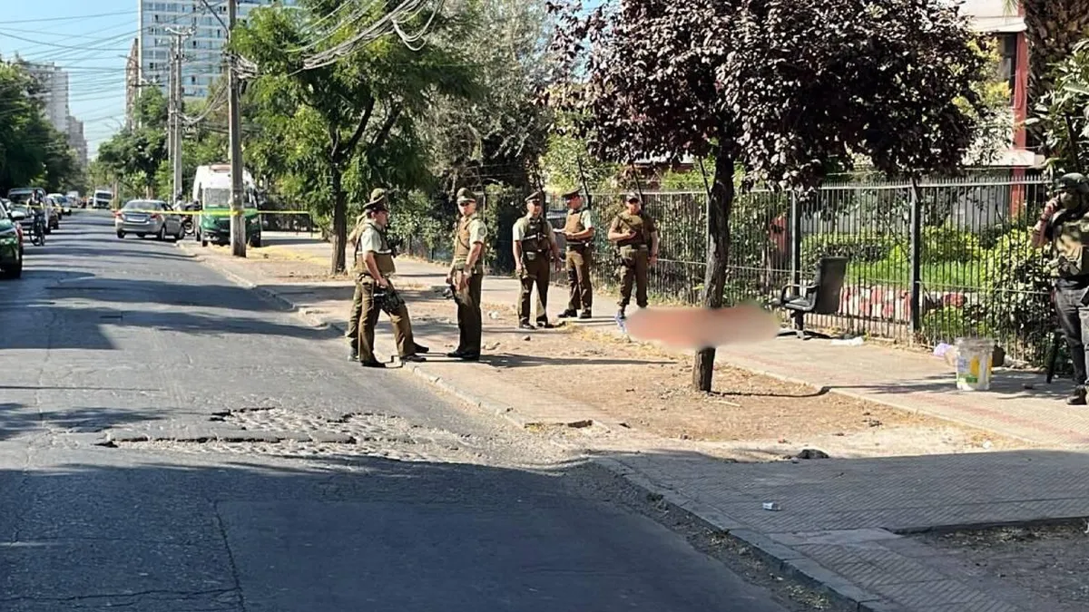 Allanan cité en Independencia tras hallazgo de víctima de homicidio en la calle. Allanan cité en Independencia tras hallazgo de víctima de homicidio en la calle.