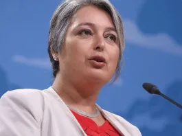 La Ministra Jara destaca la importancia de las horas decisivas en la reforma de pensiones.