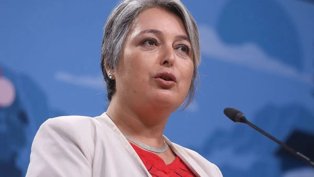 La Ministra Jara destaca la importancia de las horas decisivas en la reforma de pensiones. La Ministra Jara destaca la importancia de las horas decisivas en la reforma de pensiones.