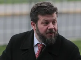 Encuesta Cadem: Kaiser supera a Kast en la carrera presidencial.