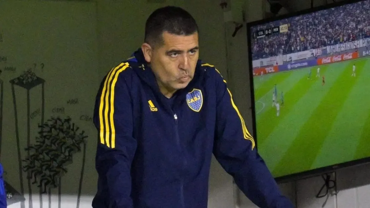 Una estrella del Barcelona confiesa su admiración por Riquelme en esta reveladora entrevista. Una estrella del Barcelona confiesa su admiración por Riquelme en esta reveladora entrevista.