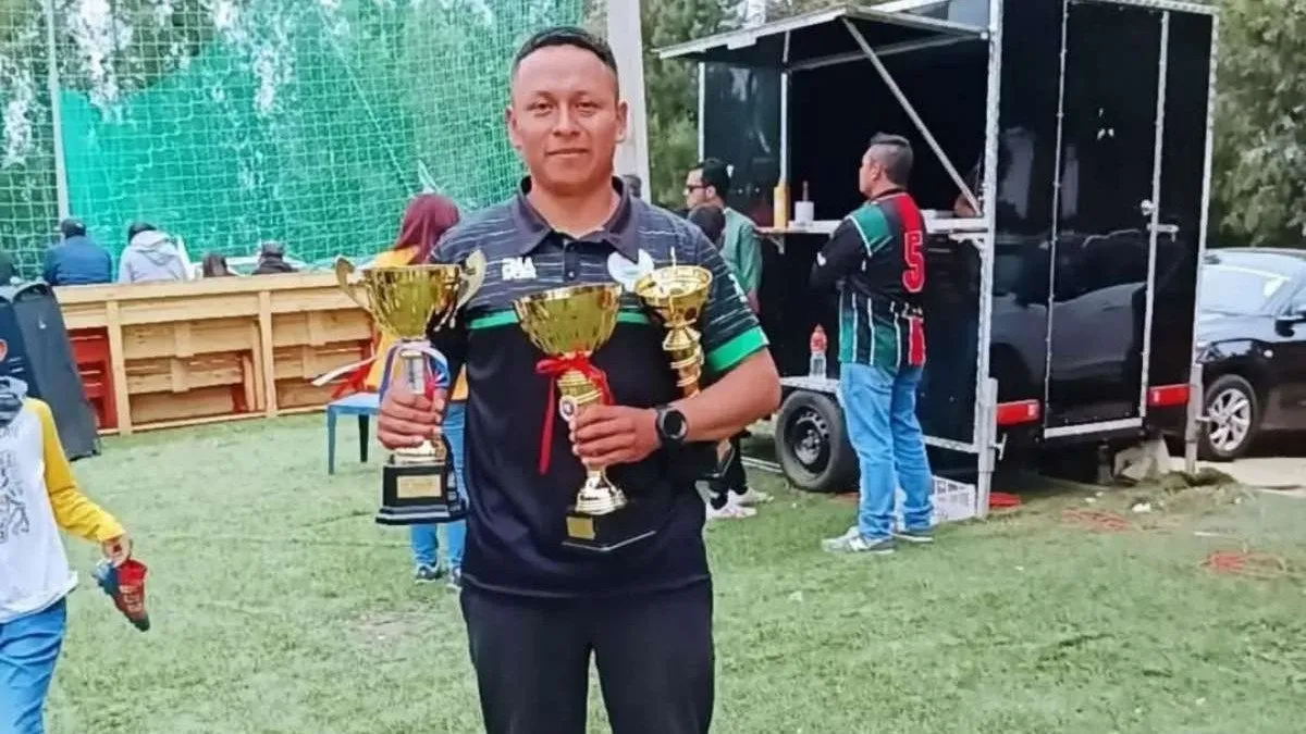 Un apasionado del fútbol que dedicó su vida a enseñar y ayudar a otros.