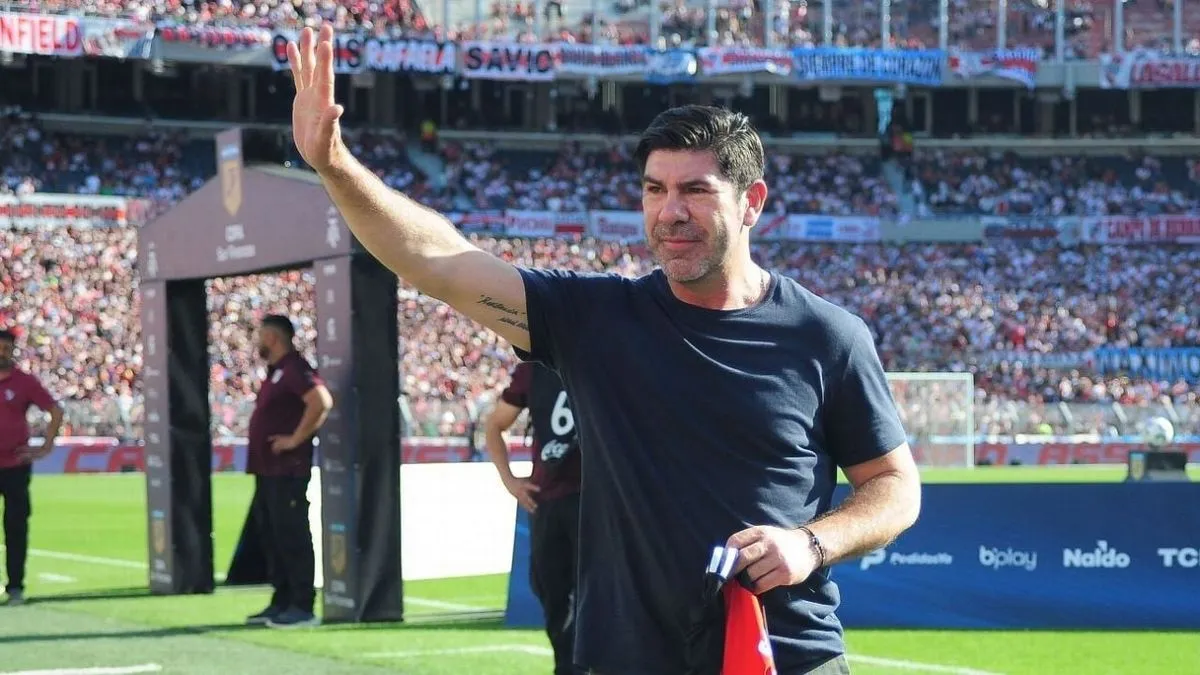 Marcelo Salas presenta a su nuevo amor en esta exclusiva imagen. Marcelo Salas presenta a su nuevo amor en esta exclusiva imagen.