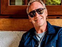 Martín Cárcamo revela su nueva relación con una antigua amiga del colegio.