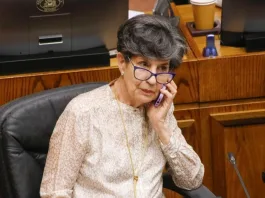 Isabel Allende se niega a declarar sobre la compra fallida de la casa de su padre.